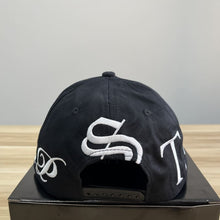 Carregar imagem no visualizador da galeria, Boné Trapstar Script Fitted