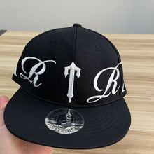 Carregar imagem no visualizador da galeria, Boné Trapstar Script Fitted