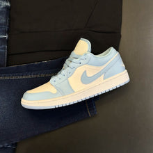 Carregar imagem no visualizador da galeria, Kit com Blusão Jordan, Tênis Air Jordan, Boné NK e Calça Jeans
